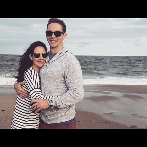 Meet your Posher, Julie - Picture 1 of 1